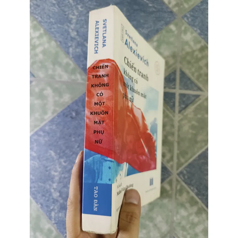 Chiến tranh không có một khuôn mặt phụ nữ - Svetlana Alexievich 789123