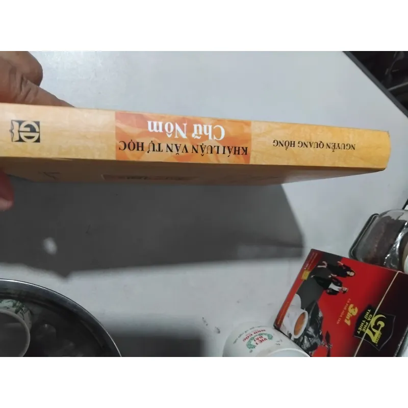 Khái luận văn tự học chữ Nôm của Nguyễn Quang Hồng  1033562