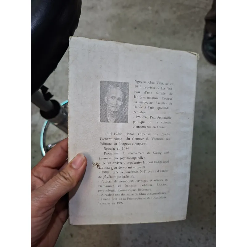 Kiều song ngữ tiếng Pháp của Nguyễn Khắc Viện  995171