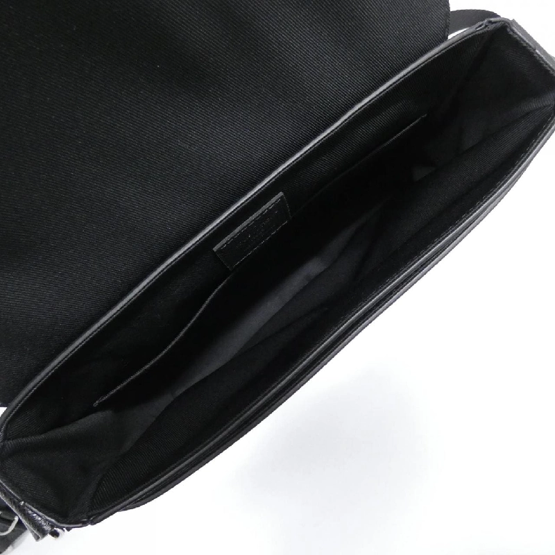 Túi đeo vai Louis Vuitton Taiga District PM M30850 - Hàng hiệu Chính hãng 776462