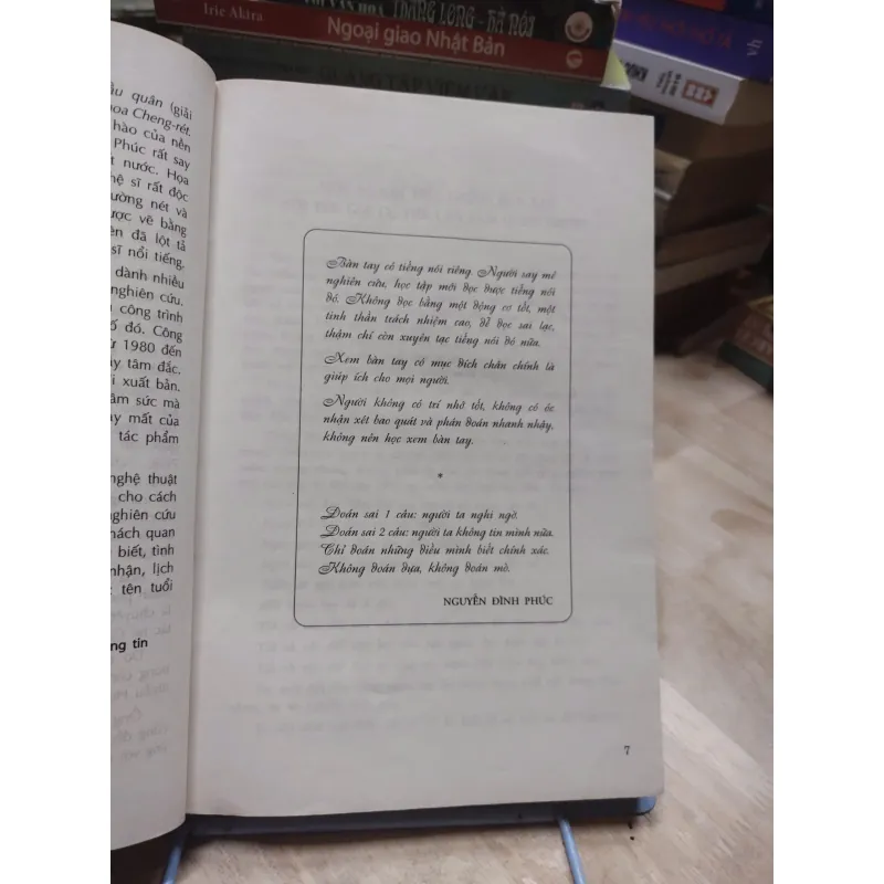 sách: Tiếng nói của bàn tay - Nguyễn Đình Phúc (A1) 570341