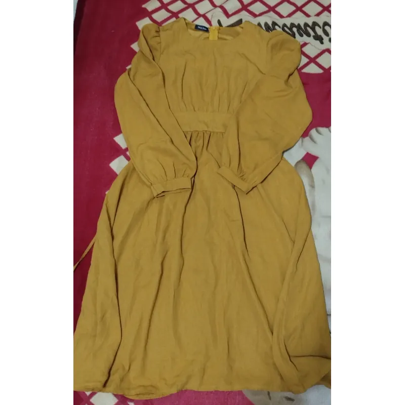 Đầm vàng new 85% 974696