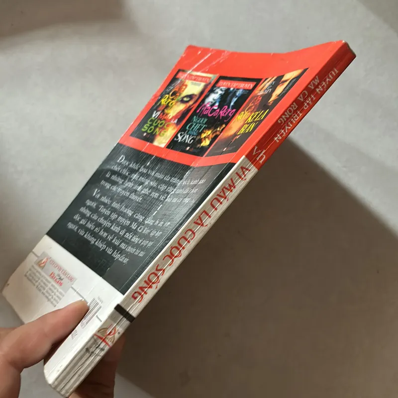 Vì máu là cuộc sống - Tuyển tập truyện Ma cà rồng 738432