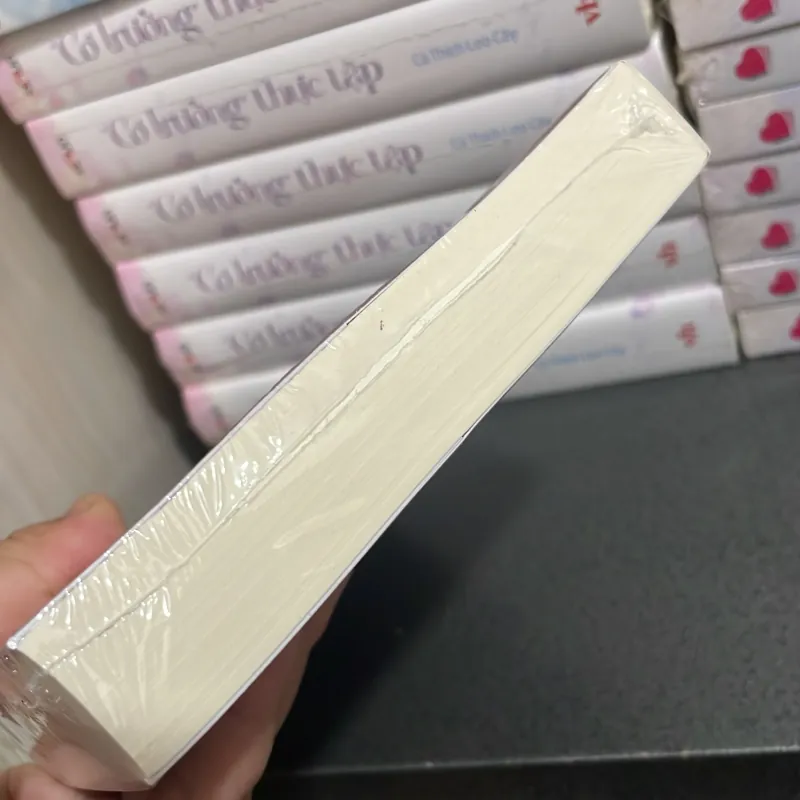 giữa thế gian muôn màu, tôi chọn vẽ chính tôi - Cao Lâm 998034