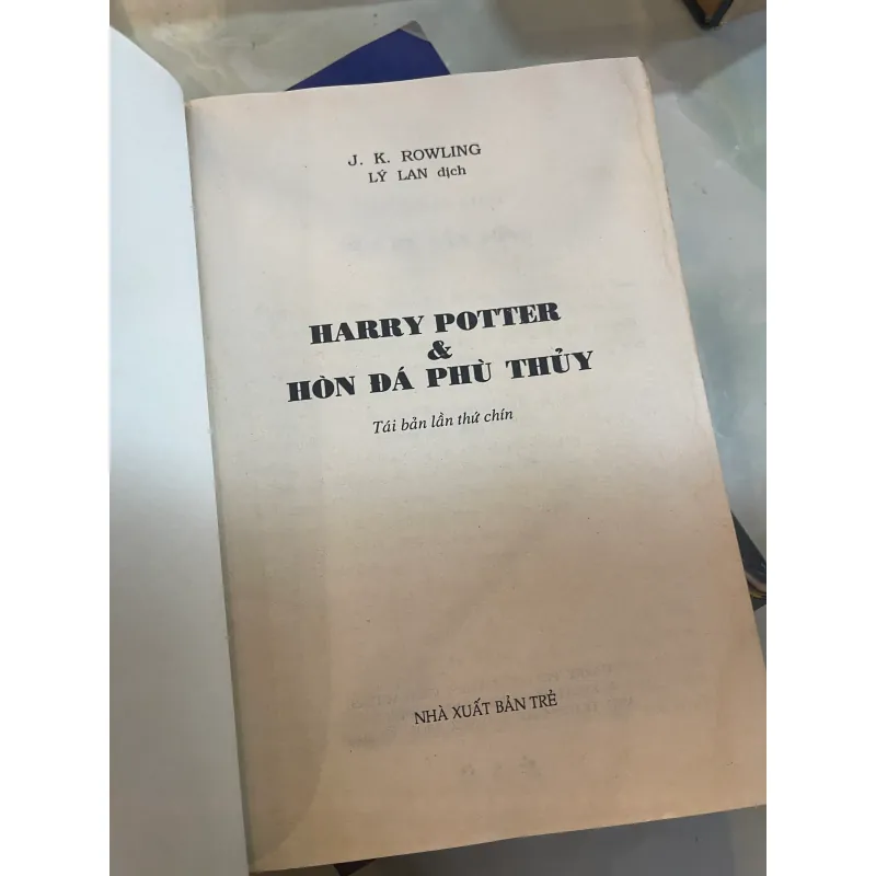 HARRY POTTER VÀ HÒN ĐÁ PHÙ THUỶ - J.K ROWLING  1004890