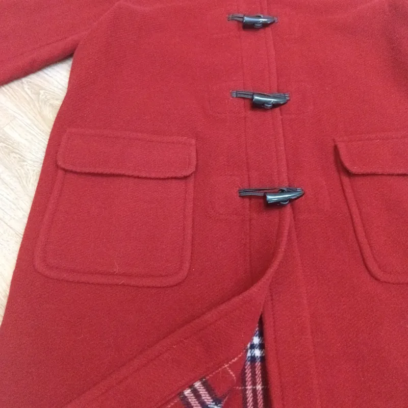 Áo dạ khuy sừng biểu tượng cho sự thanh lịch và trẻ trung 716406