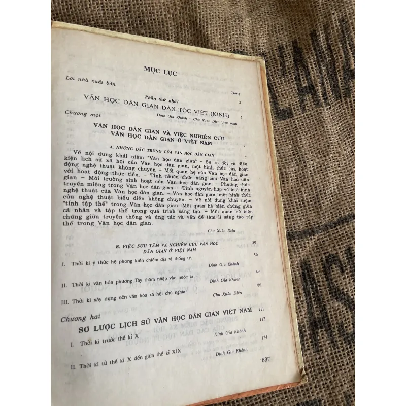 Văn học dân gian - ĐINH GIA KHÁNH - CHU XUÂN DIÊN - VÕ QUANG NHƠN TĂN HỌC DÂN GIAN 1013372
