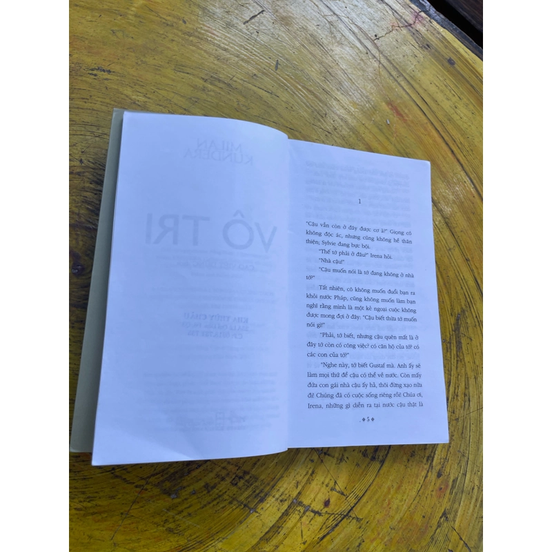 VÔ TRI- MILAN KUNDERA 530829
