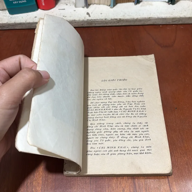 II Sách Xưa: Chị Minh Khai - Nguyệt Tú - 1976 750956