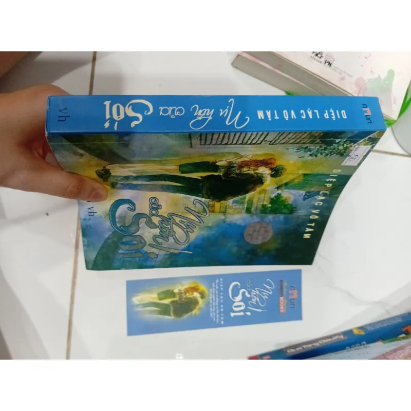 Sách Nụ hôn của sói 1028177