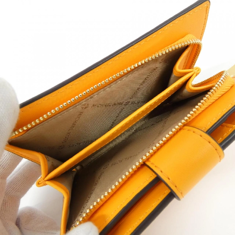 【新品】Michael Michael Kors JET SET TRAVEL 35T5GTVF6V Ví 621405