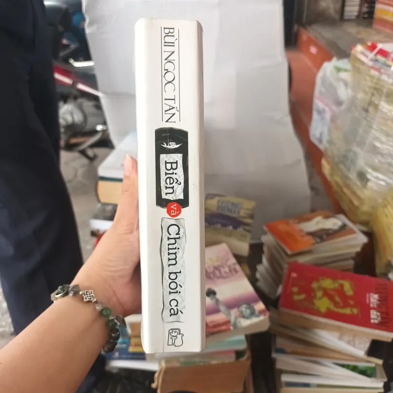 Biển Và Chim Bói Cá - Bùi Ngọc Tấn 1001021