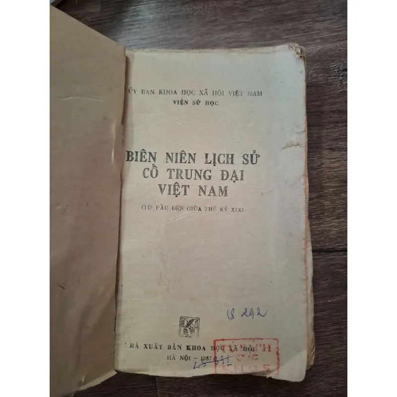 Biên niên lịch sử cổ trung đại Việt Nam (Từ đầu đến giữa thế kỷ XIX) 713942