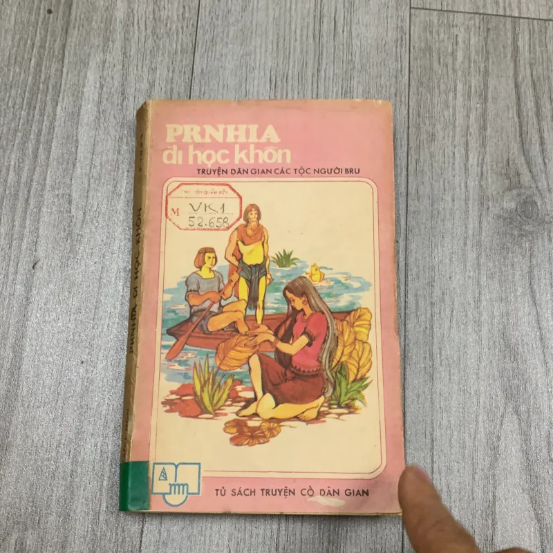 Prnhia đi học khôn 1985. 10a1 1025685