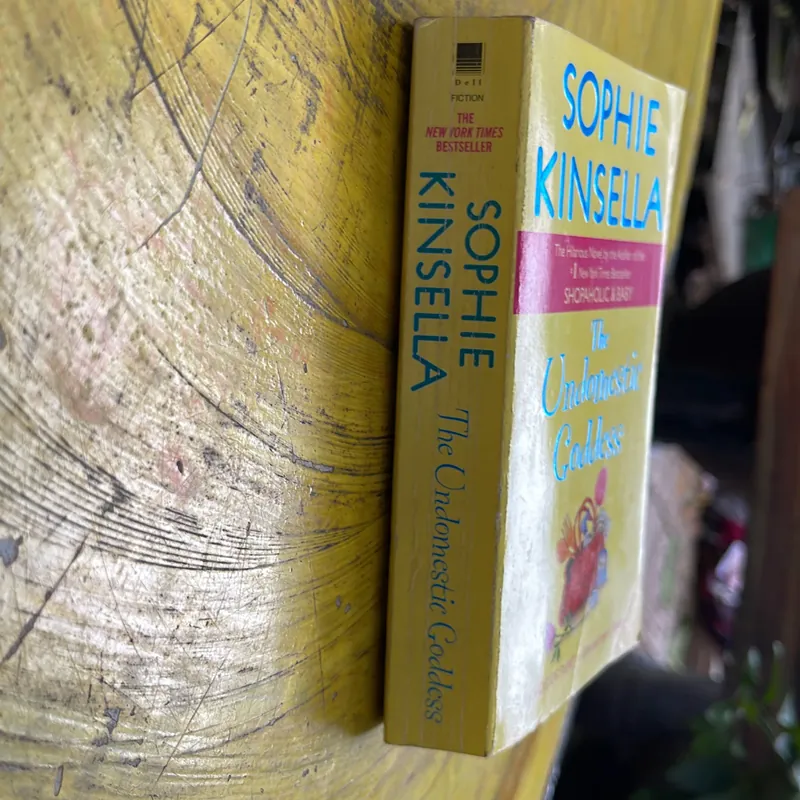 THE UNDOMESTIC GODDESS- SOPHIE KÍNELLA 568566