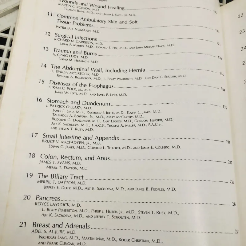 ESSENTIALS OF GENERAL SURGERY – Peter F. Lawrence Sách y học kinh điển về ngoại tổng quát 799196