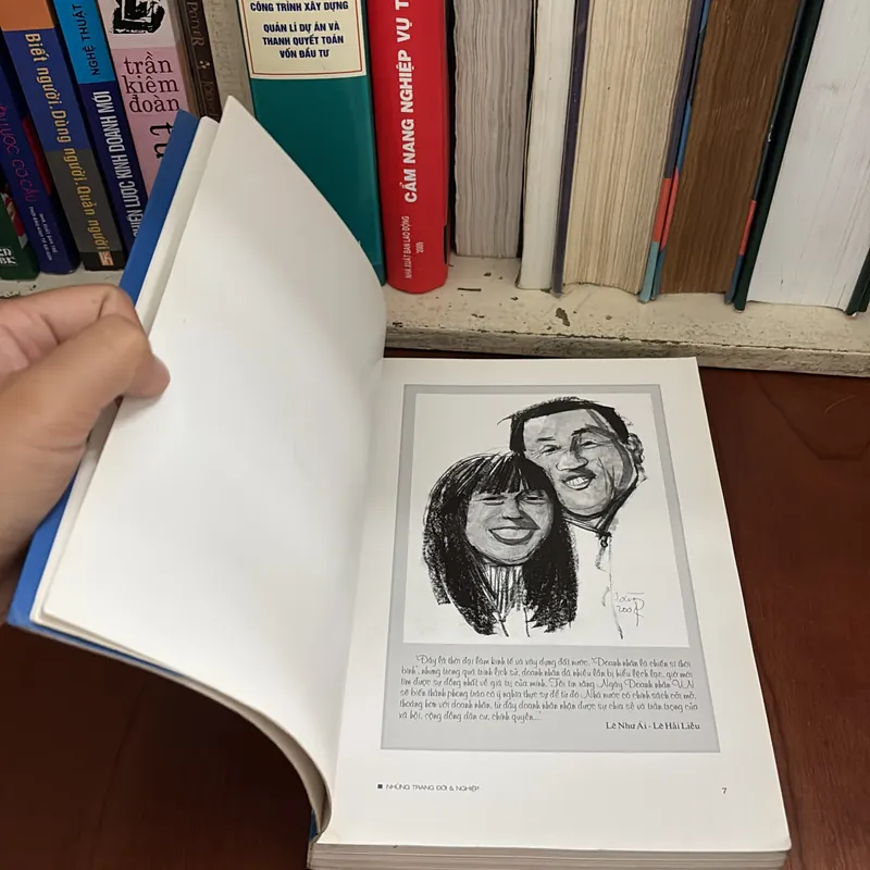 II Tựa sách: Những Trang Đời Và Nghiệp _ 81 Doanh Nhân Tiêu Biểu 2005 - 2006 607586