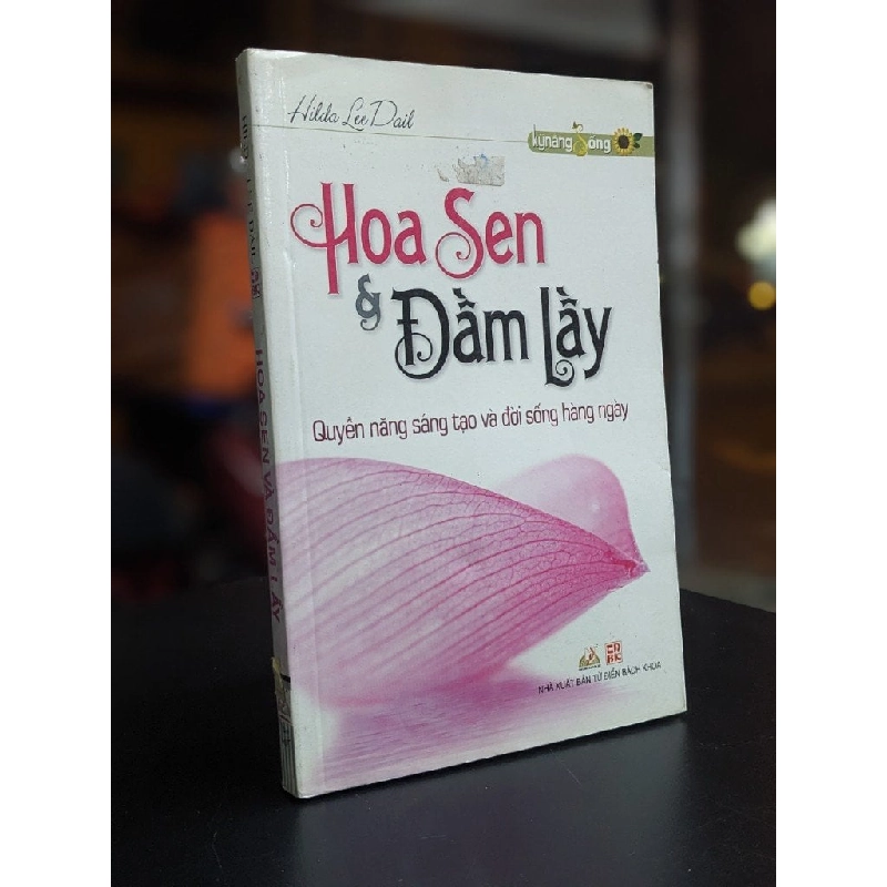 Hoa sen & đầm lầy - Hilda Lee Dail 329669