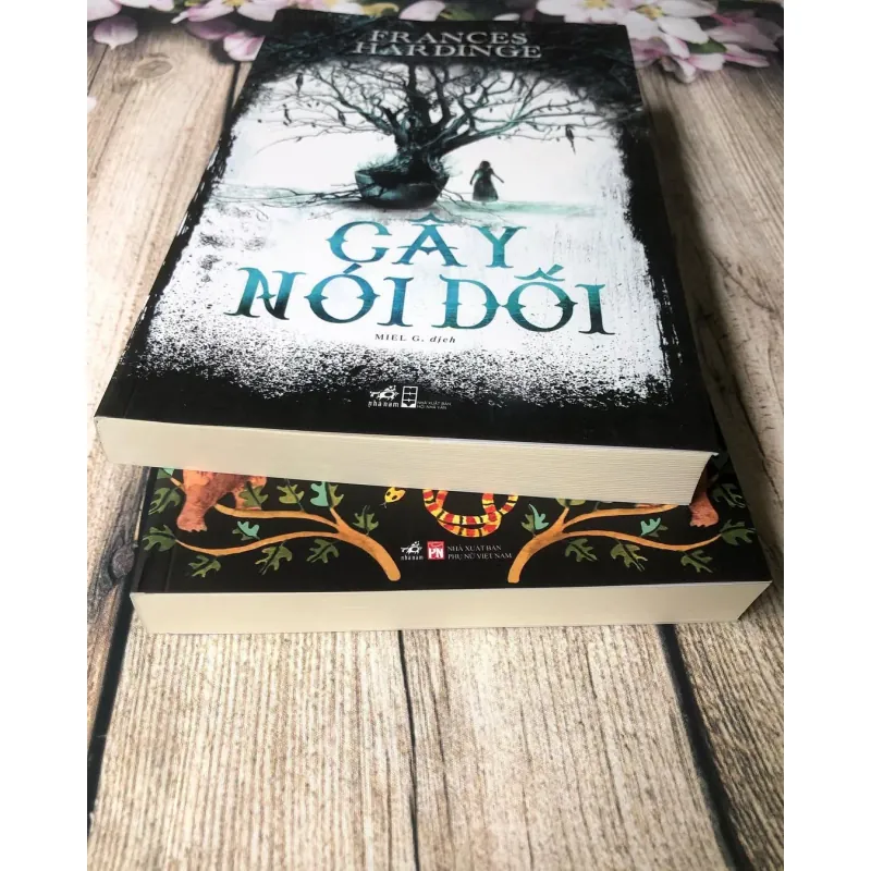 ombo Frances Hardinge: Cây Nói Dối & Vật Chứa Linh Hồn 785933