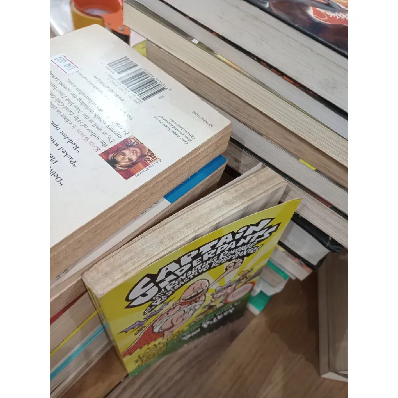 Captain underpants and the revolting revenge of the radioactive robo-boxers - Dav Pilkey 704116