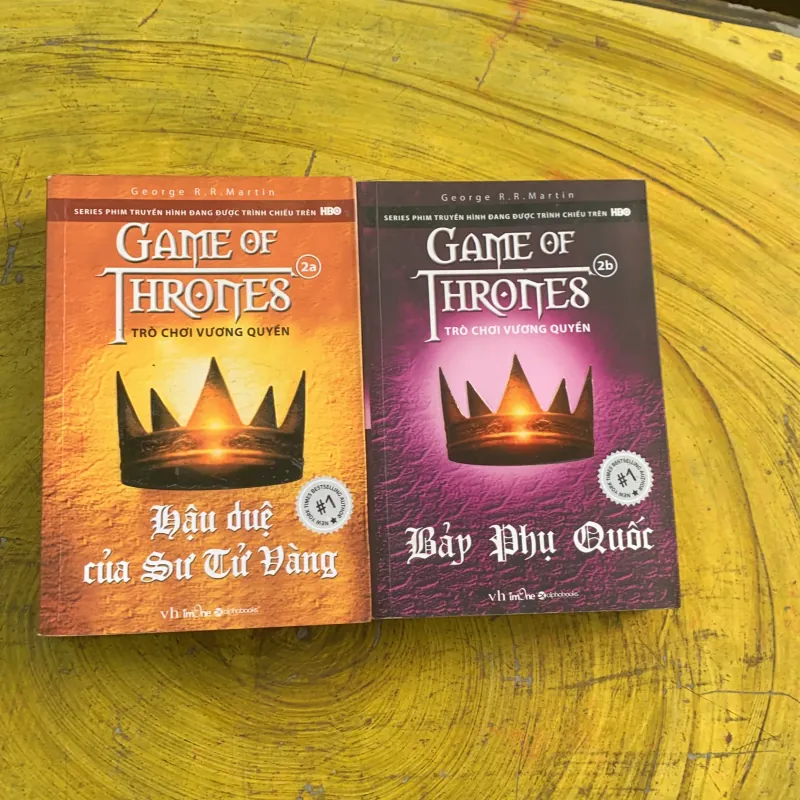 GAME OF THRONES (2a, 2b) - GEORGE R.R. MARTIN- HẬU DUỆ CỦA SƯ TỬ VÀNG &  BẢY PHỤ QUỐC  782465