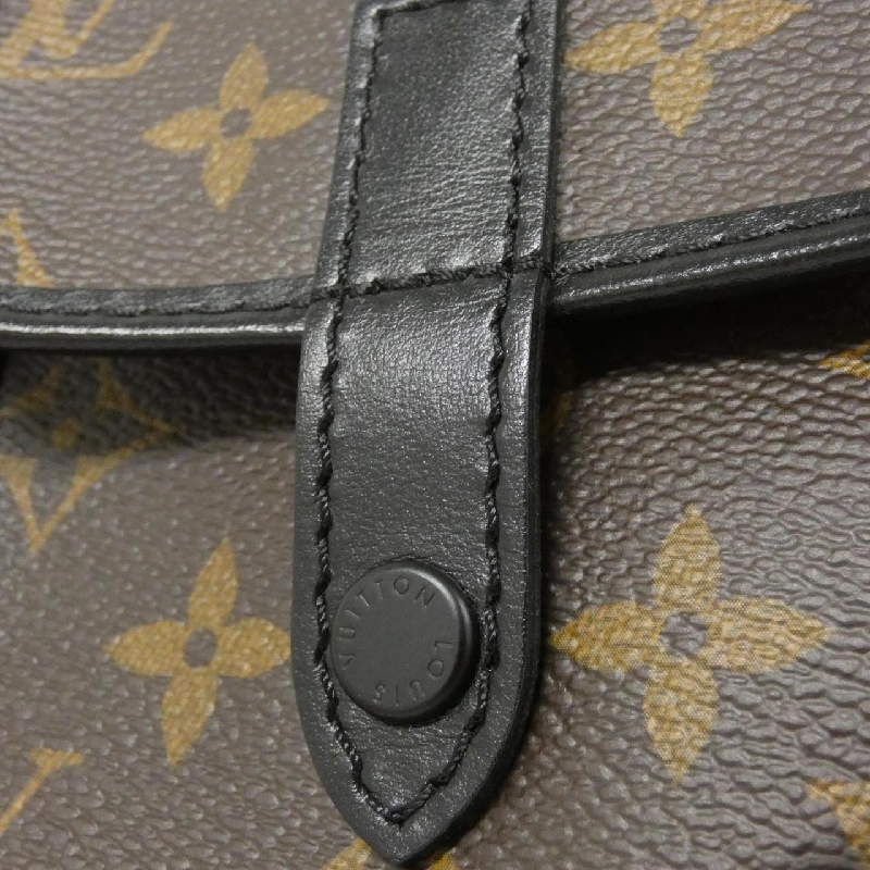 Túi đeo vai Louis Vuitton Monogram Macassar Christopher Wearable Wallet M69404 611219