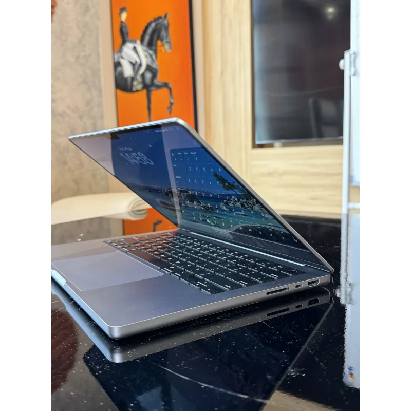 MacBook Pro 14 inch M1 Pro  1042839