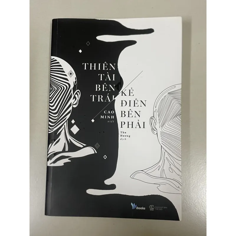 Thiên tài bên trái Kẻ điên bên phải 783918