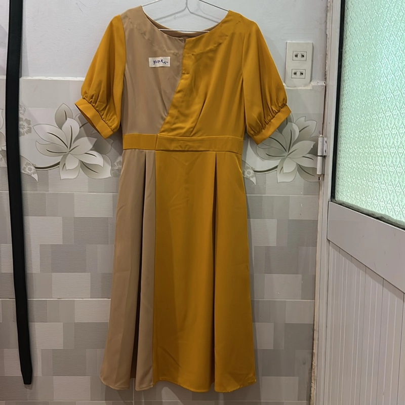 Váy đai size S màu vàng 509679