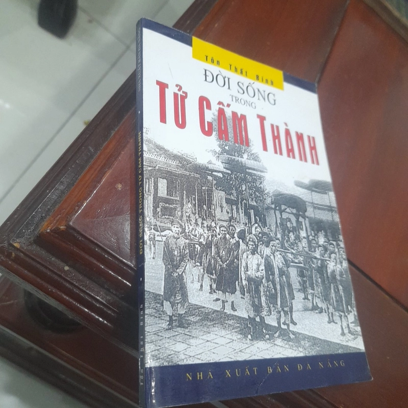 Tôn Thất Bình - ĐỜI SỐNG trong TỬ CẤM THÀNH 386559