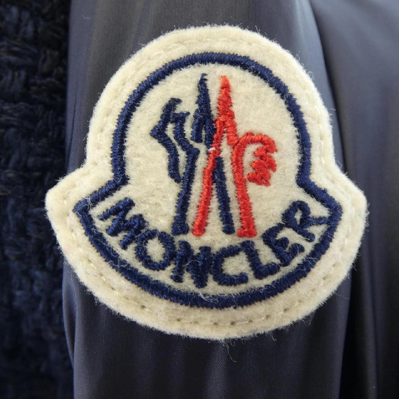 Áo khoác lông vũ MONCLER 640928