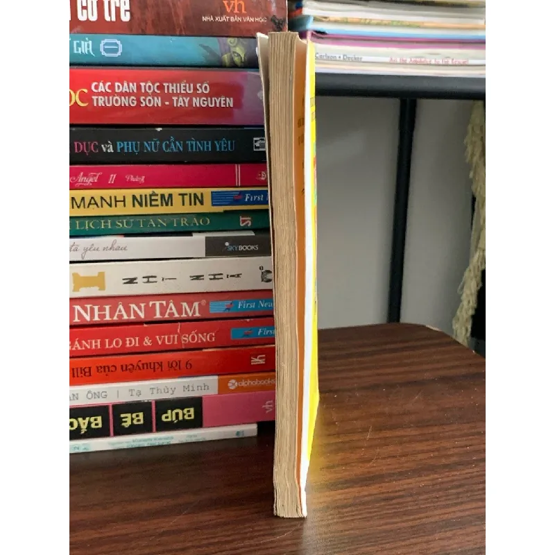 Hướng dẫn nấu 60 món lẩu và món nướng thông dụng dễ làm – Hồng Khánh (biên soạn) 575884