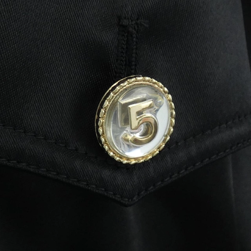 【Đối tượng phiếu giảm giá】Áo khoác CHANEL 637851