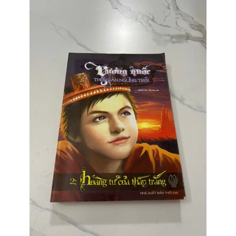 Hoàng Tử Của Thần Trăng (Vương Quốc Thời Gian Ngưng Trôi ) - Dmitri Suslin 606931