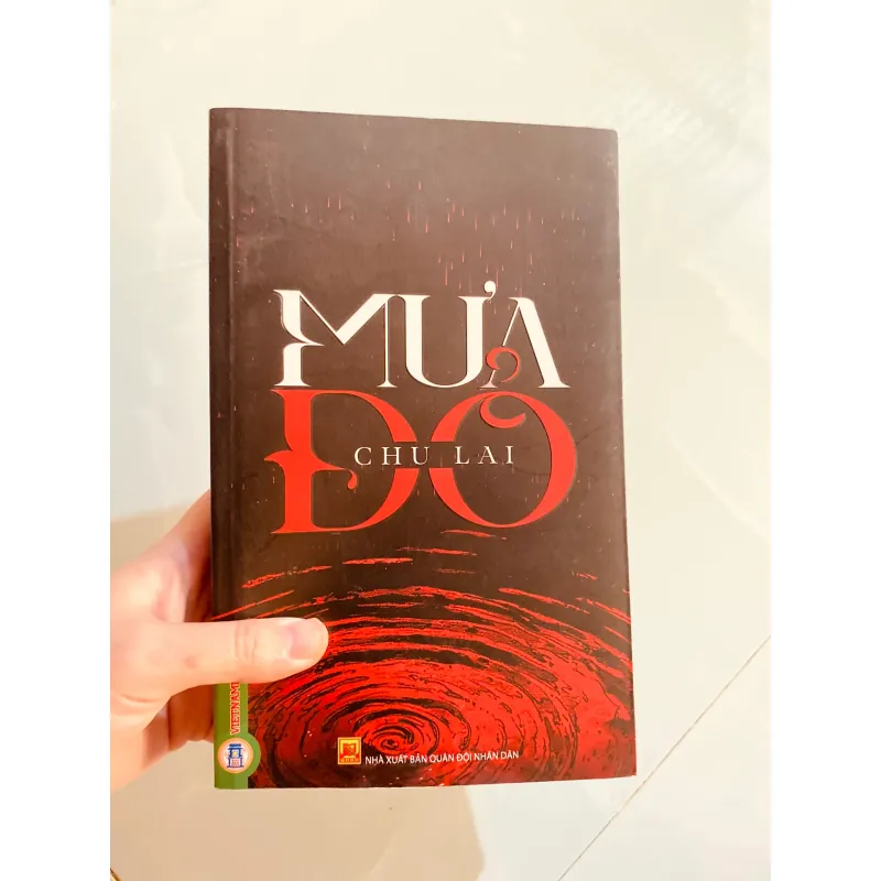 Mưa đỏ. Tác giả: Nhà văn Chu Lai. 937604