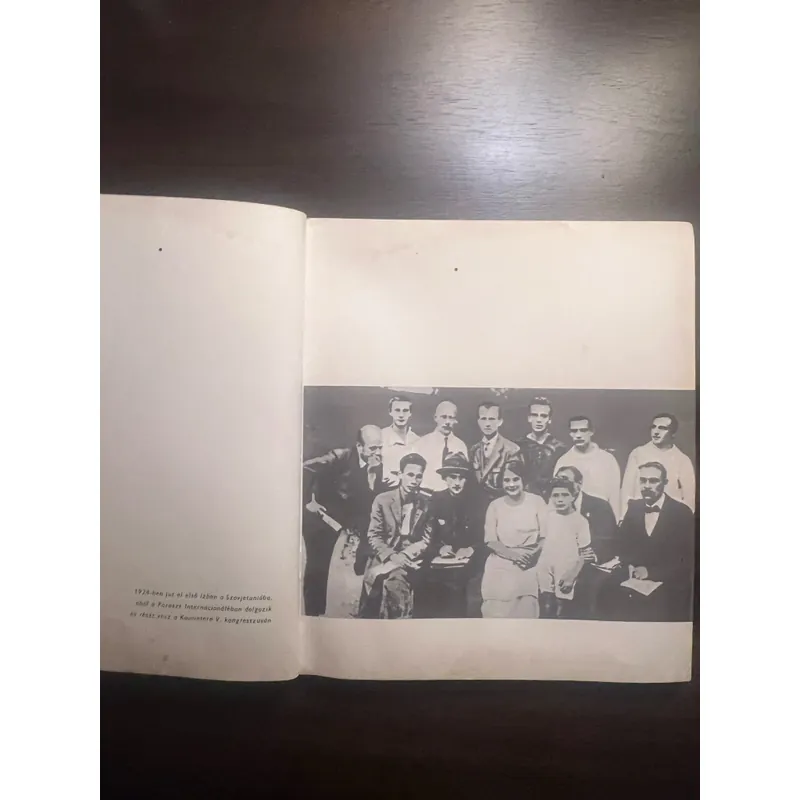 Sách ảnh: Hồ Chí Minh 590794