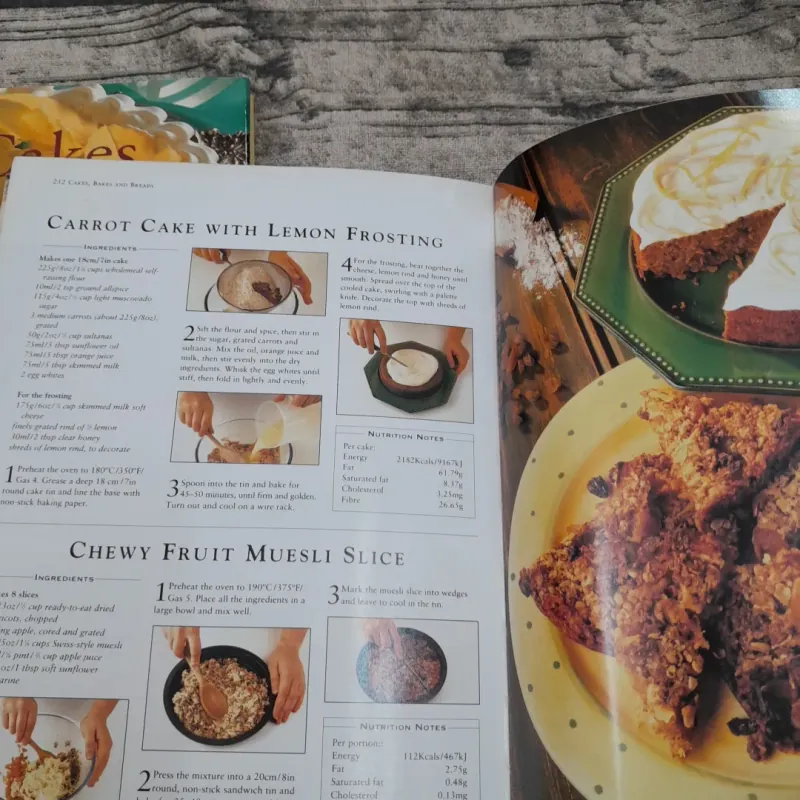 Sách nấu ăn ngoại Anh- Cẩm nang nấu MÓN ÍT MỠ ÍT BÉO. Chủ biên. Christine France 786589