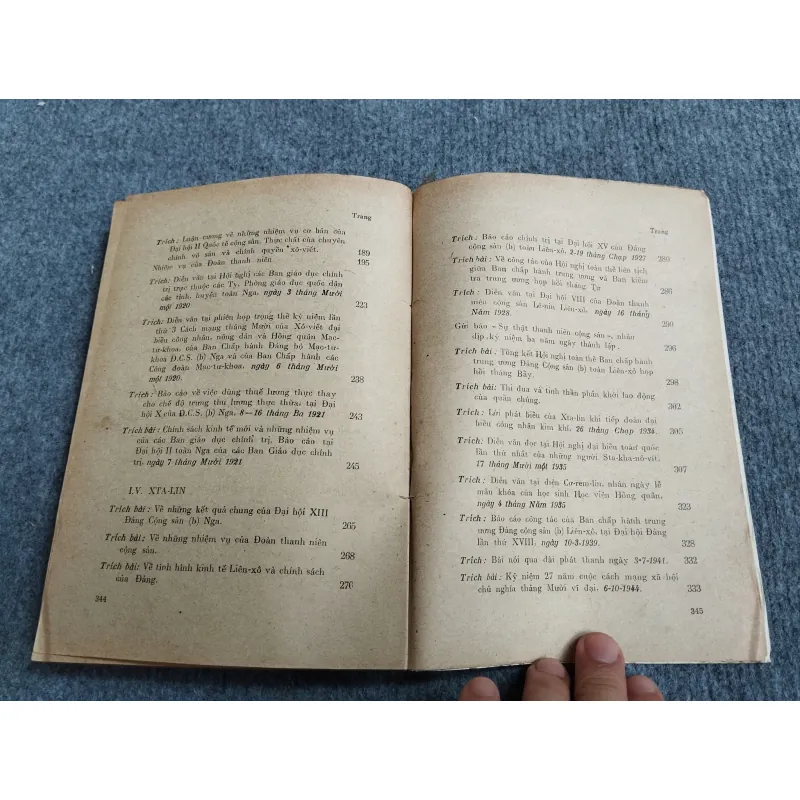 VỀ XÂY DỰNG CON NGƯỜI MỚI XÃ HỘI CHỦ NGHĨA 688744