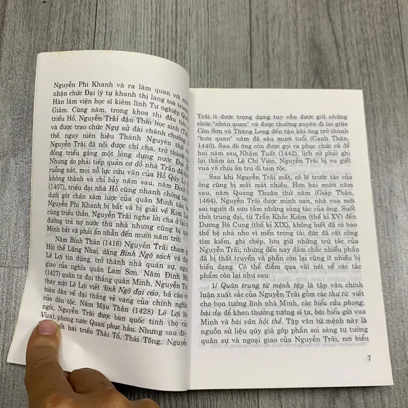 Nguyễn trãi cuộc đời và tác phẩm. 2b3 718429