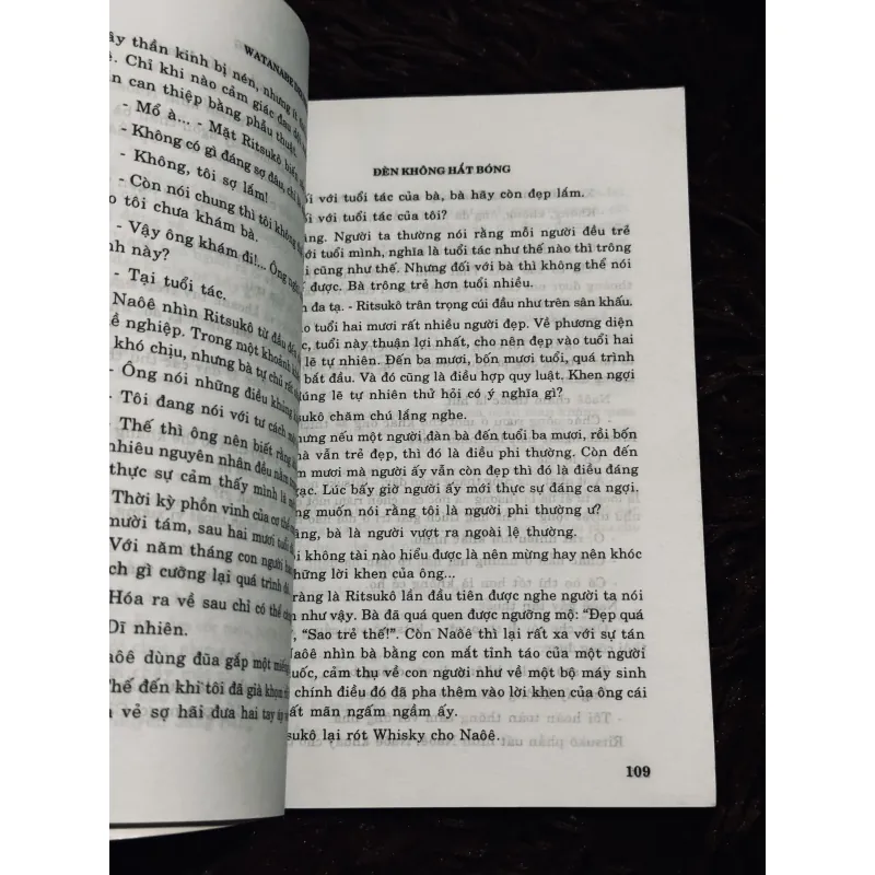 Đèn không hắt bóng 931426