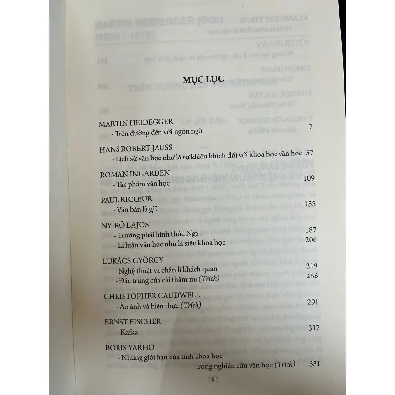 Lí luận văn học như là siêu khoa học - Trương Đăng Dung dịch 674432