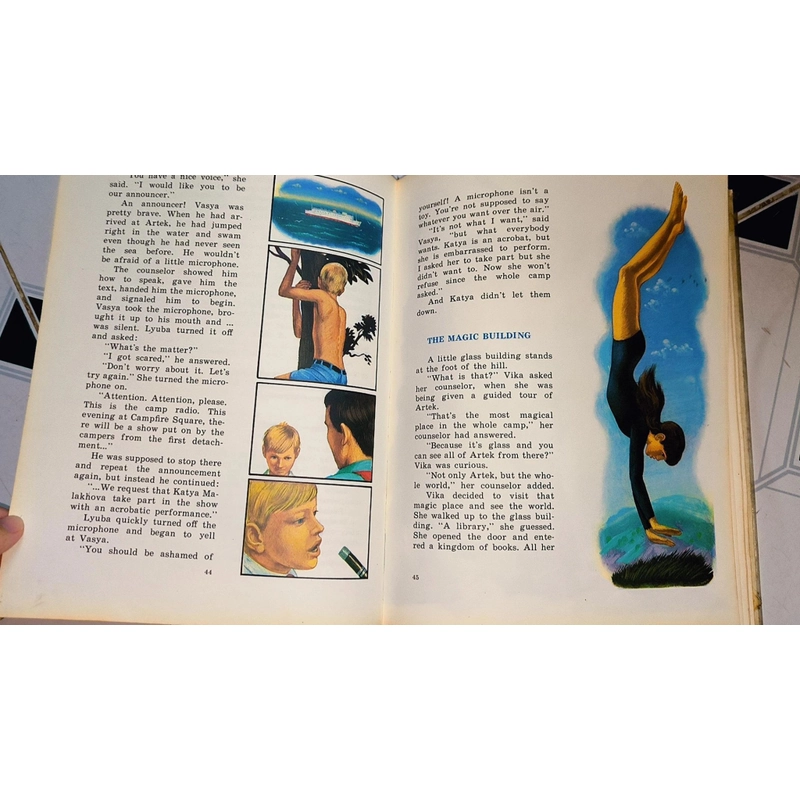 Sách vintage - THE SEASIDE "CHIDLREN'S REPUBLIC" - Vasily Golyshkin (Moscow, 1985) 470377