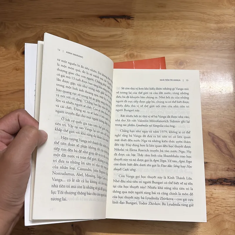 II Sách Tâm Linh: Nhà Tiên Tri Vanga _ Và Vũ Trụ Huyền Bí - ANNA MARIANIS - 2021 702689