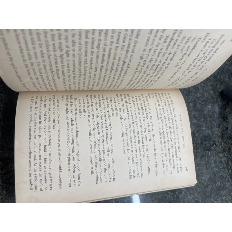 Harry Potter and the order of the phoenix J.K. Rowling hard cover 720111