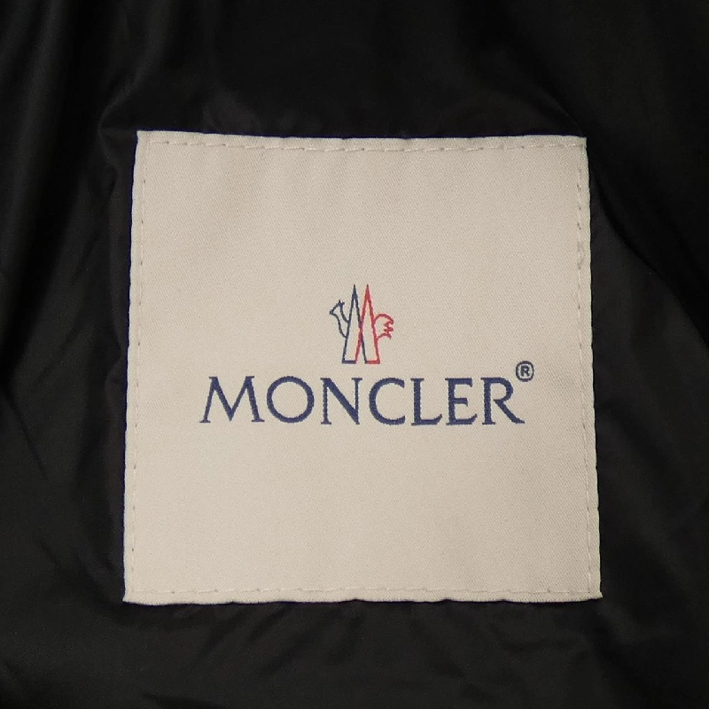 【Khuyến mãi】Áo khoác MONCLER 634911