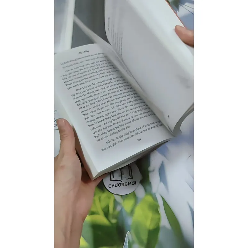 Gần Mặt Cách Lòng - Tạ Hồng 744733