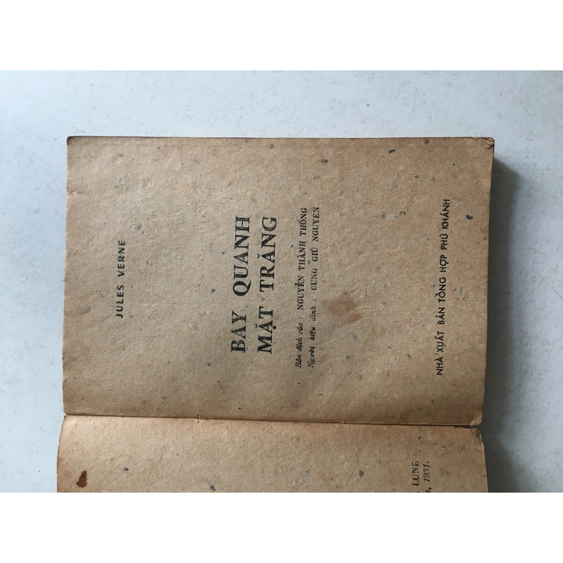 Bay quanh mặt trăng - Jules Verne 543255