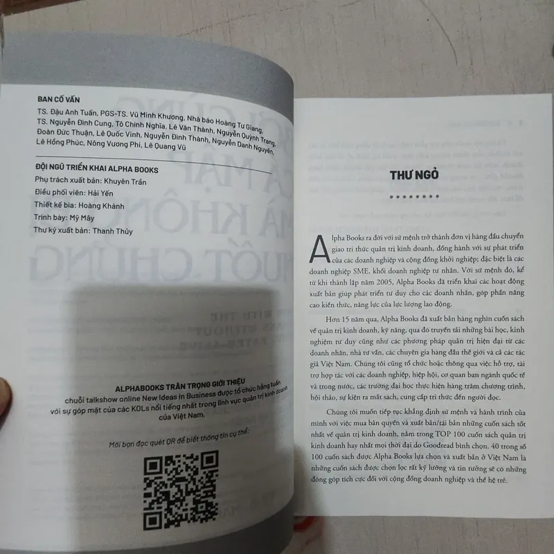 Sách Bơi cùng cá mập mà không bị nuốt chửng mới 90% 522676