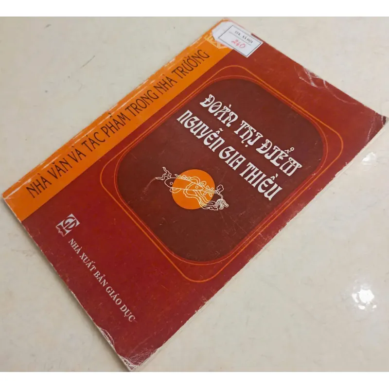 Đoàn Thị Điểm, Nguyễn Gia Thiều🌻 703894