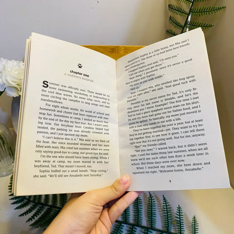 [Sách tiếng Anh 2hand] Like new 90% - Boys Are Dogs – Leslie Margolis 562289